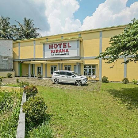 Oyo 92483 Hotel Kirana Salatiga Bagian luar foto