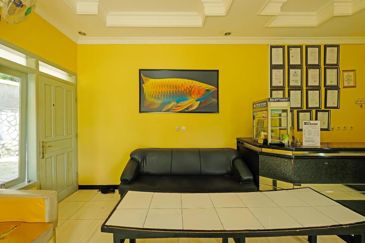 Oyo 92483 Hotel Kirana Salatiga Bagian luar foto