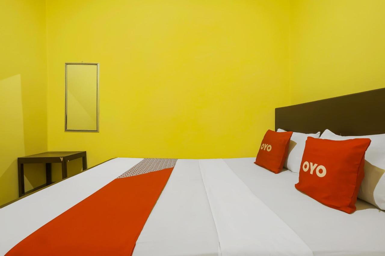Oyo 92483 Hotel Kirana Salatiga Bagian luar foto