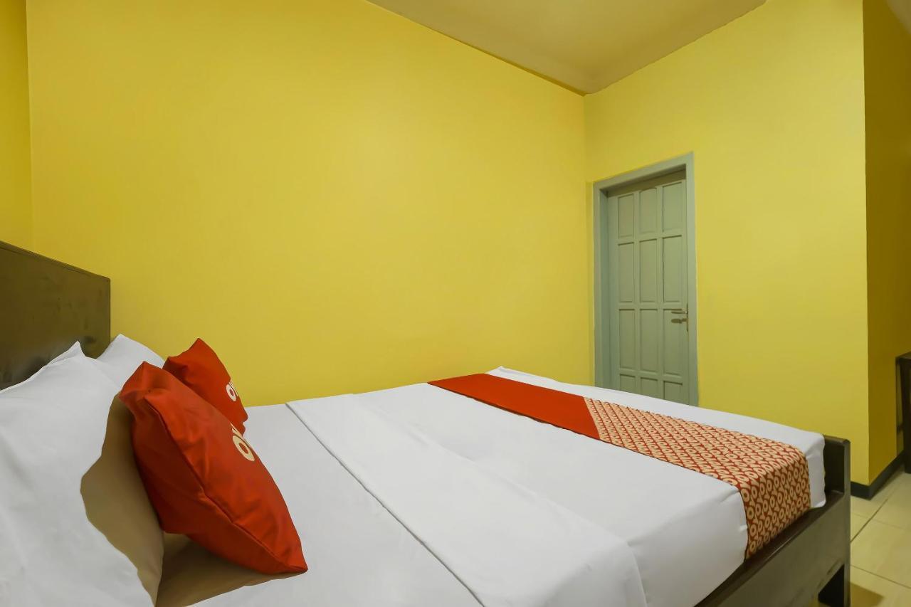 Oyo 92483 Hotel Kirana Salatiga Bagian luar foto
