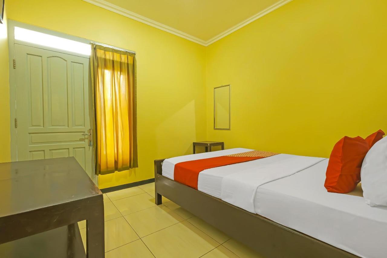 Oyo 92483 Hotel Kirana Salatiga Bagian luar foto