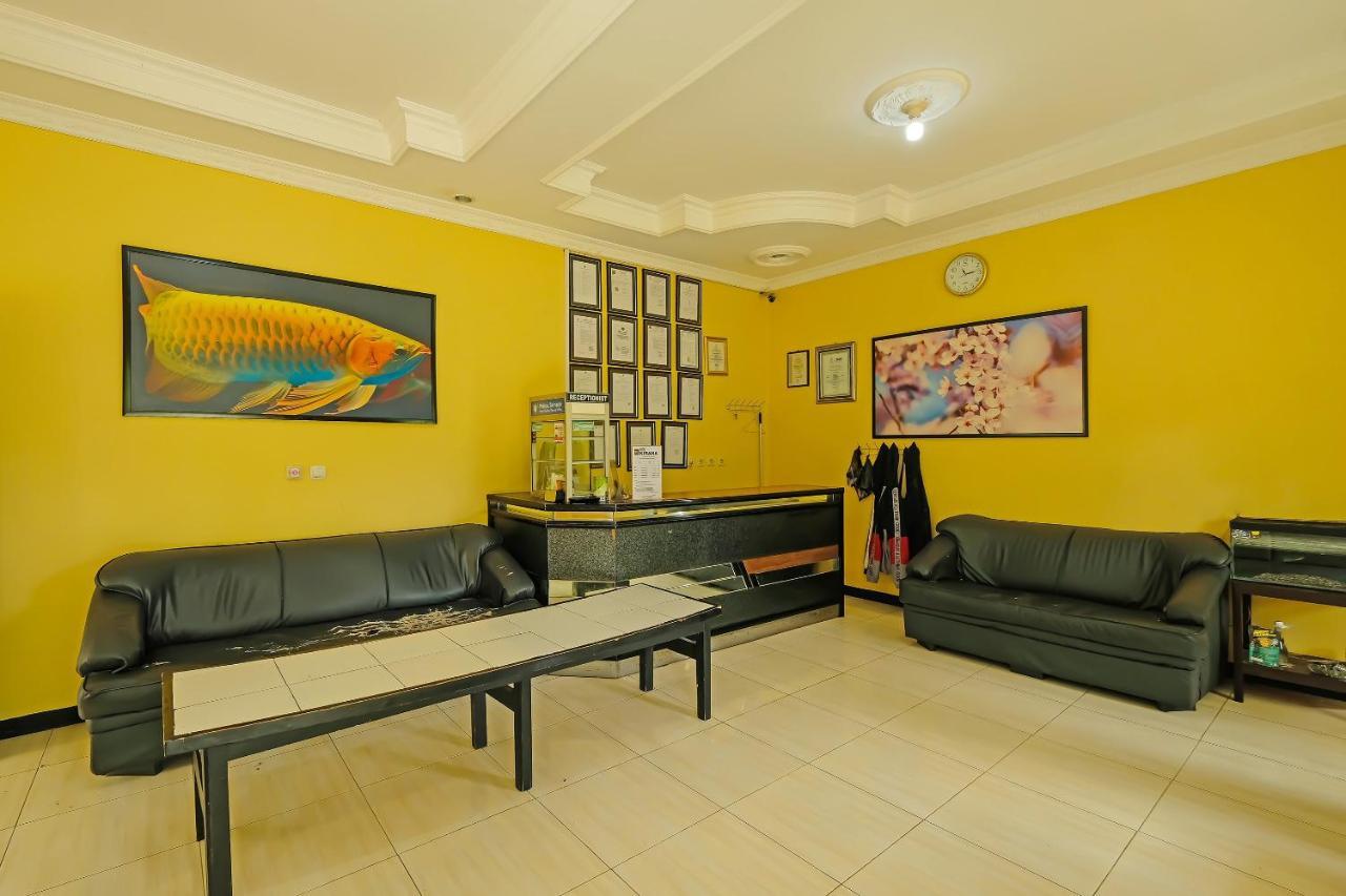 Oyo 92483 Hotel Kirana Salatiga Bagian luar foto